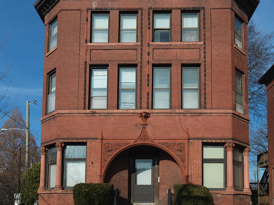 531 W Ormsby Ave #5