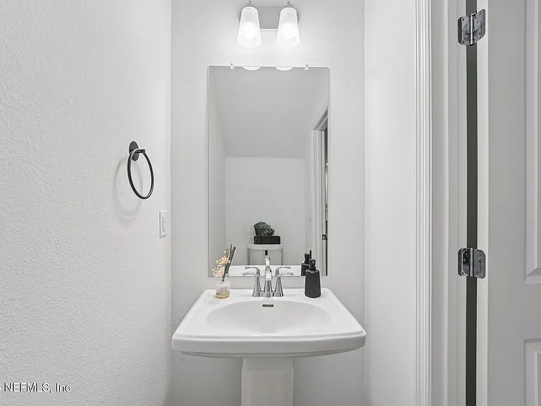 2160 Windward Cay Ln — Photo 17