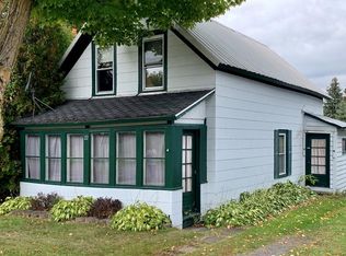 22 Monroe St, Chateaugay, NY 12920