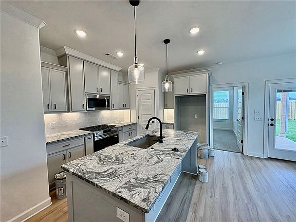 2nd image of 1808 Bugg St