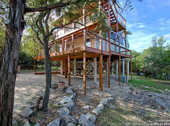 2nd image of 2539 Westview Dr