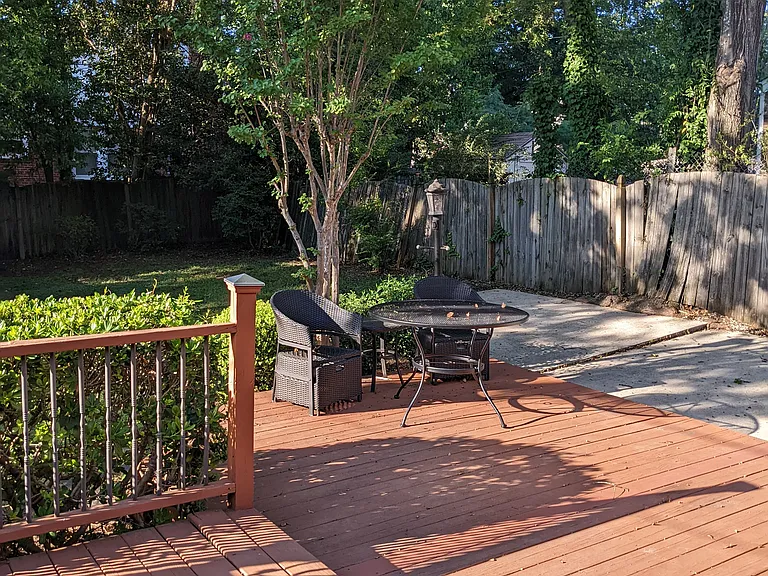 209 E Faris Rd — Photo 17