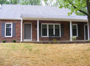 9050 Laurel Crest Dr, Saint Louis, MO 63126