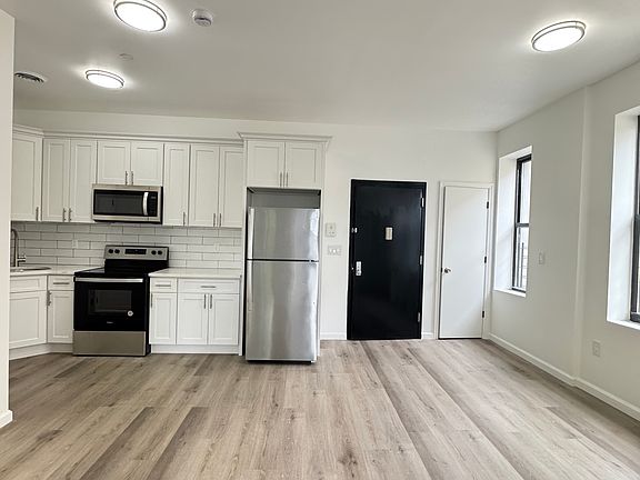 2nd image of 1116 Sherman Ave #2R