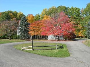 1060 County Line Rd, Gates Mills, OH 44040