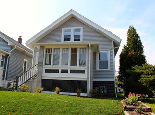2153 S 59th St, West Allis, WI 53219