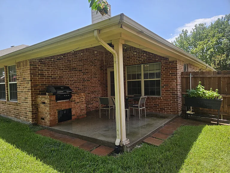 8562 Robertson Dr — Photo 26
