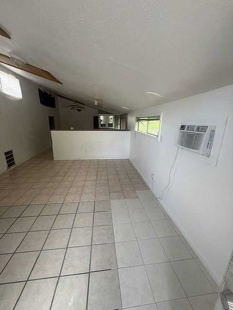 2nd image of 1335 6th St #C
