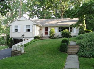 94 Sonn Dr, Rye, NY 10580