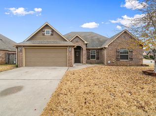 12402 E 129th St N, Collinsville, OK 74021