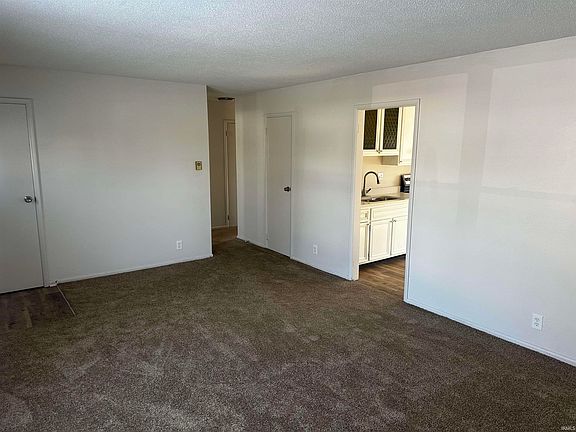 4th image of 1023 W Cleveland St