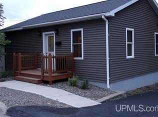 1060 N Elevation St, Hancock, MI 49930