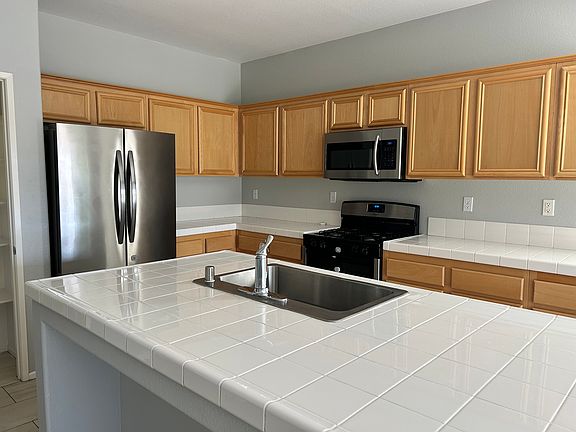 2nd image of 737 Summit Dr