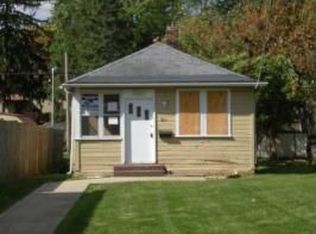 911 Talma St, Aurora, IL 60505