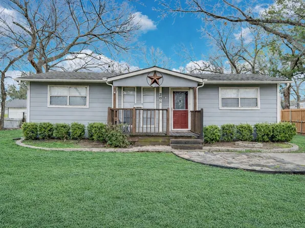 205 W Latimer St, Ennis, TX 75119