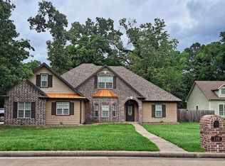 118 Old Pond Rd, Lufkin, TX 75901