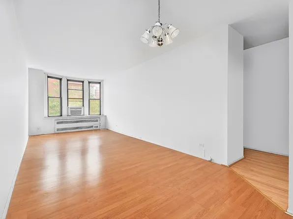 208 W 119th St APT 5L, New York, NY 10026
