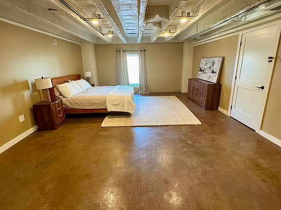 5th image of 223 S Grand St #202