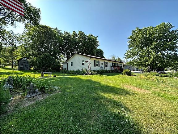 3rd image of 3975 Conley Dr