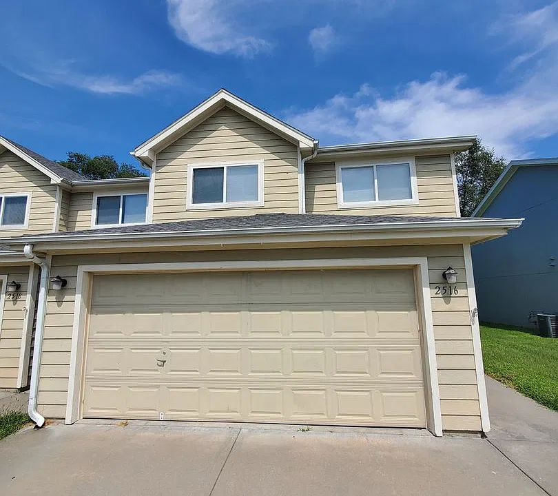 2516 Deerfield Blvd