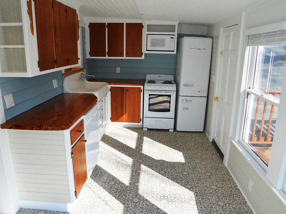 1st image of 116 Cypress St APT 1