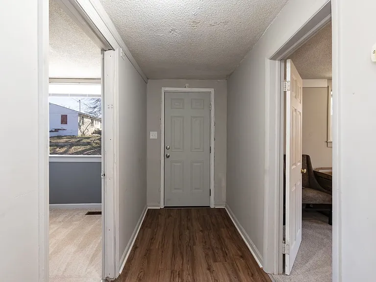 307 Olivia Ln — Photo 8