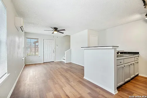 131 Elsie Ave #301 Photo 1