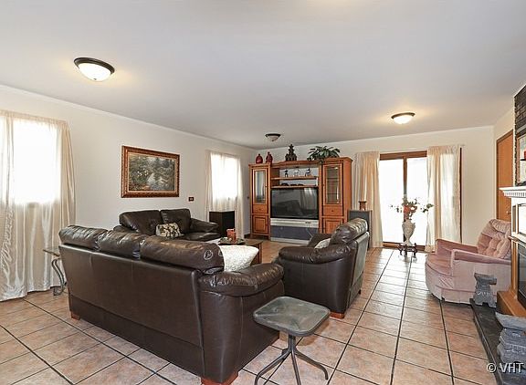 2nd image of 10140 Dickens Ave