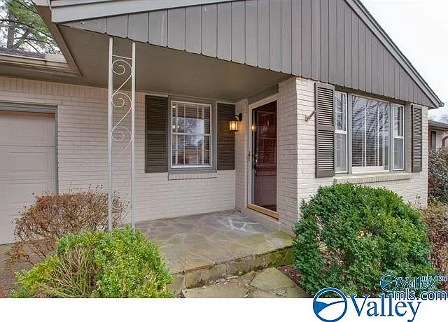 3 bed, 1.0 bath, 1150 sqft, $1,700 — Photo 3