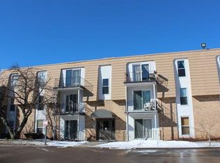 2 Shadowbrook Ln APT 1, Milford, MA 01757