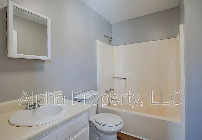 210 Carter St — Photo 14