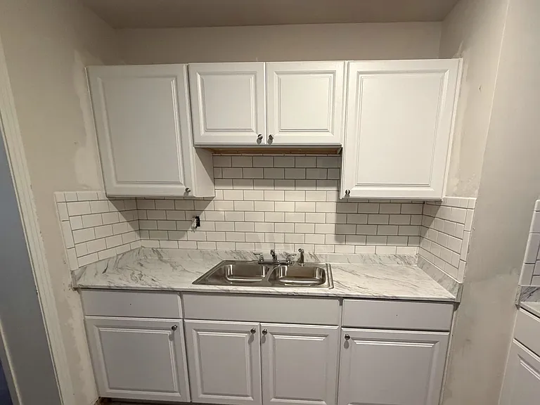 3448 Inwood Cir E — Photo 2