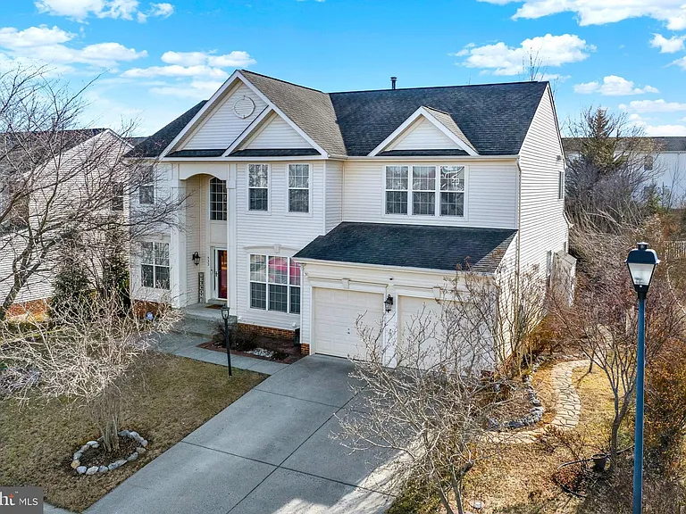 533 Rubens Cir — Photo 1