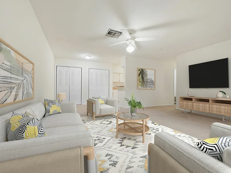 Madison Pointe — Photo 16