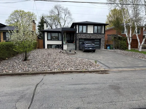 51 Bowerbank Dr, Toronto, ON M2M 1Z9