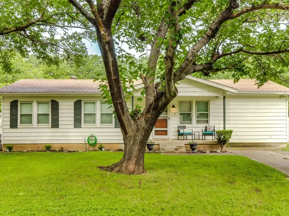 3205 Aurora St, Haltom City, TX 76117