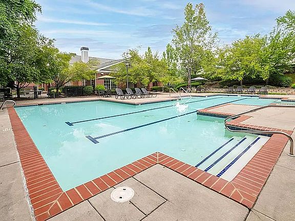 3rd image of 192 Yellowstone Dr APT 207