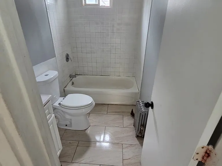 1035 Morris St #2 — Photo 10