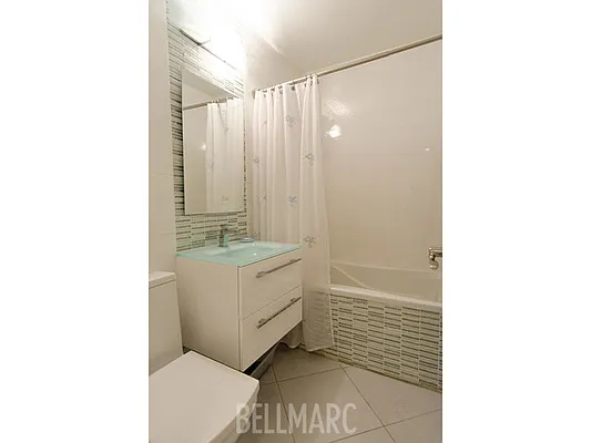 Rented by Bellmarc Realty | media 15