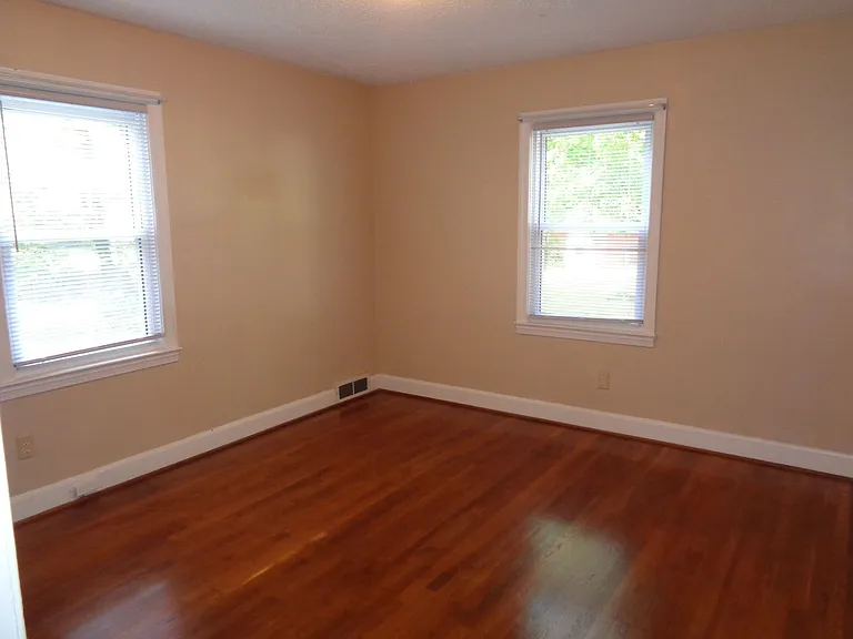 135 Lindbergh St — Photo 11