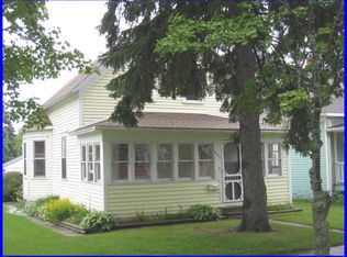 825 Pennsylvania St, Sturgeon Bay, WI 54235