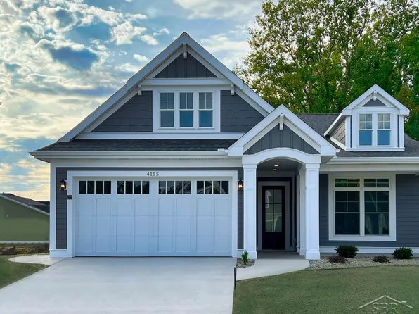 4155 Village Green Dr, Freeland, MI 48623