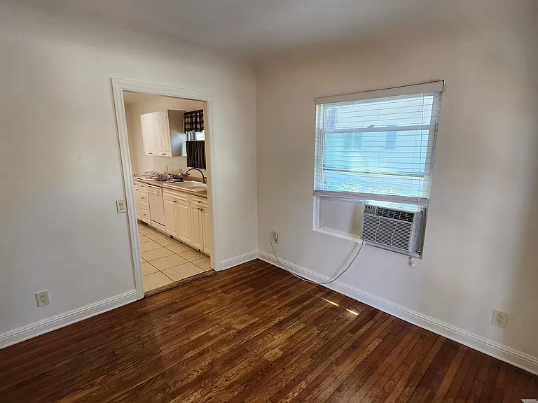 404 Plaza Serena — Photo 11