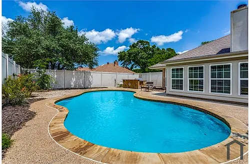 105 Douglas Dr Photo 1