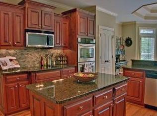 452 Deans Dr, Dawsonville, GA