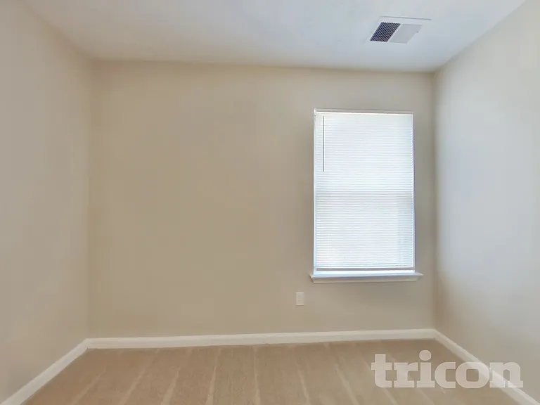 9870 Rivercliff Ln — Photo 11