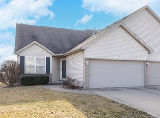 25 Ashling Ct, Bloomington, IL 61704