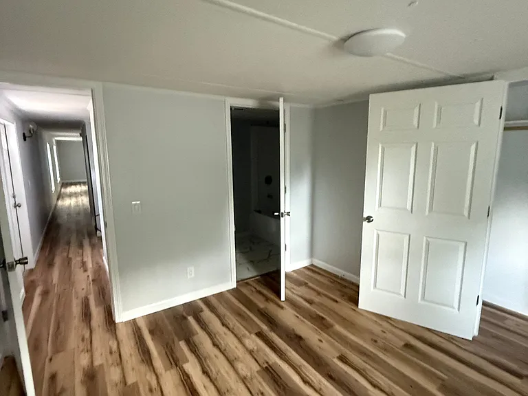 215 Highway 290 #7 — Photo 10