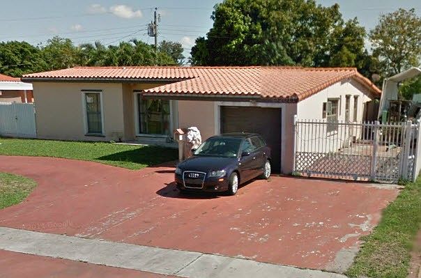 1st image of 984 W 66th St