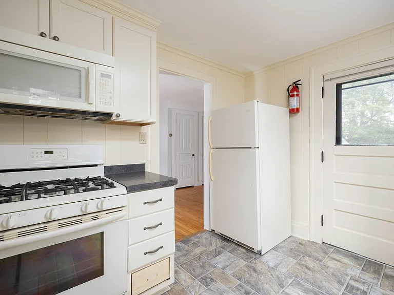 Kitchen north